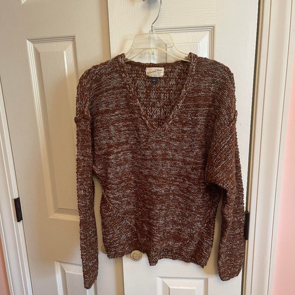 Universal Thread V-Neck Pullover Sweater - Size S… - image 1
